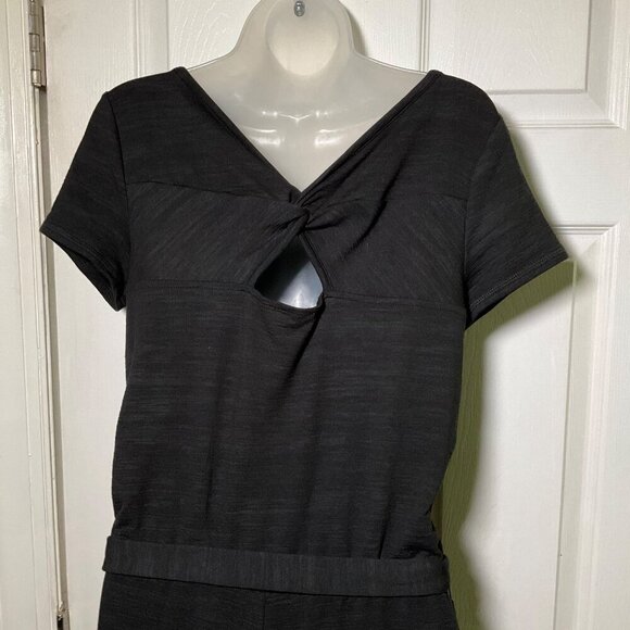 T By Talbots Women's Black Jumpsuit With Waist Tie & Keyhole Back Size SP SPF 50 - Picture 9 of 10